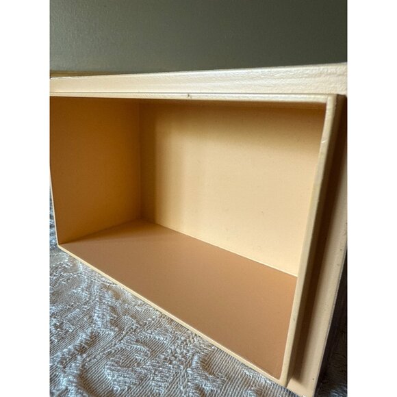 Hallmark Candy or Recipe  Box With Red & White Vintage Town Scene - Picture 10 of 16